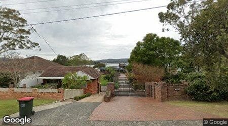 Google street view for 11/158 Albany Street, Point Frederick 2250, NSW
